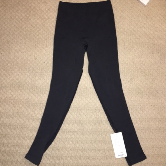 lululemon athletica Pants - NWT Lululemon Zone In Tight Leggings SIZE 8 Black